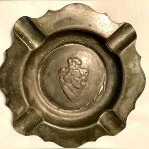 ❣️ Antique 1913 Queen Siver Co Ashtray